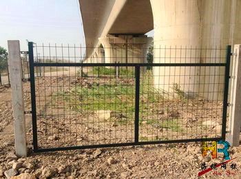 鐵路護欄網(wǎng)18